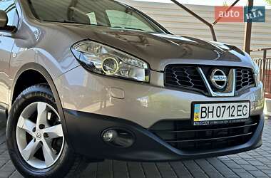 Позашляховик / Кросовер Nissan Qashqai 2011 в 