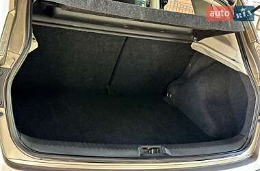 Позашляховик / Кросовер Nissan Qashqai 2011 в 