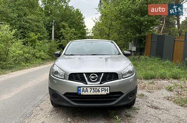 Позашляховик / Кросовер Nissan Qashqai 2012 в Києві