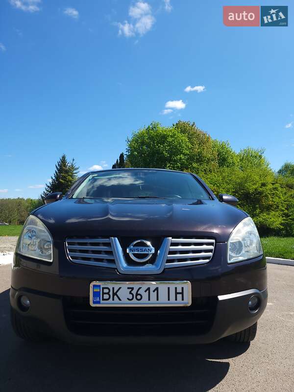 Внедорожник / Кроссовер Nissan Qashqai 2009 в 
