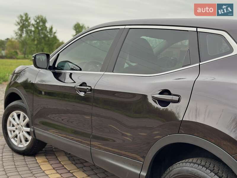Позашляховик / Кросовер Nissan Qashqai 2017 в Первомайську