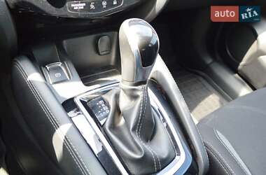 Позашляховик / Кросовер Nissan Qashqai 2018 в 