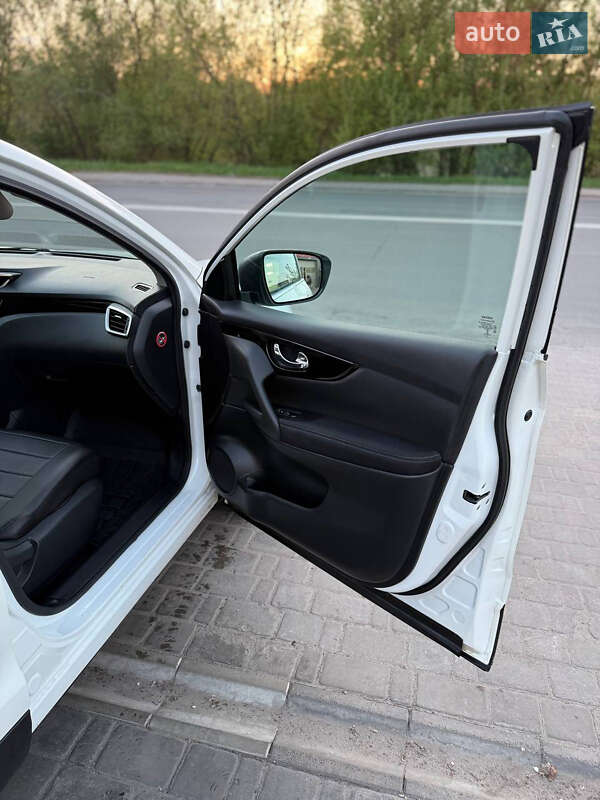 Внедорожник / Кроссовер Nissan Qashqai 2016 в Луцке