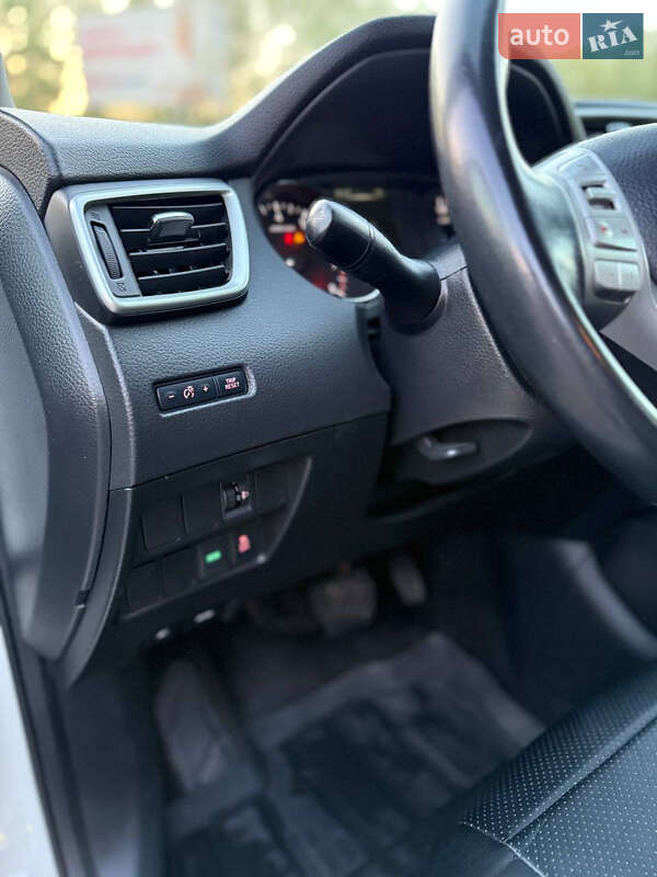 Внедорожник / Кроссовер Nissan Qashqai 2016 в Луцке