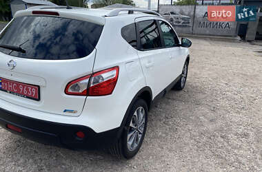 Позашляховик / Кросовер Nissan Qashqai 2010 в 