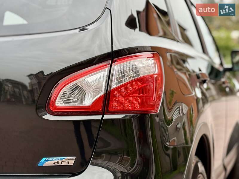 Позашляховик / Кросовер Nissan Qashqai 2010 в Стрию