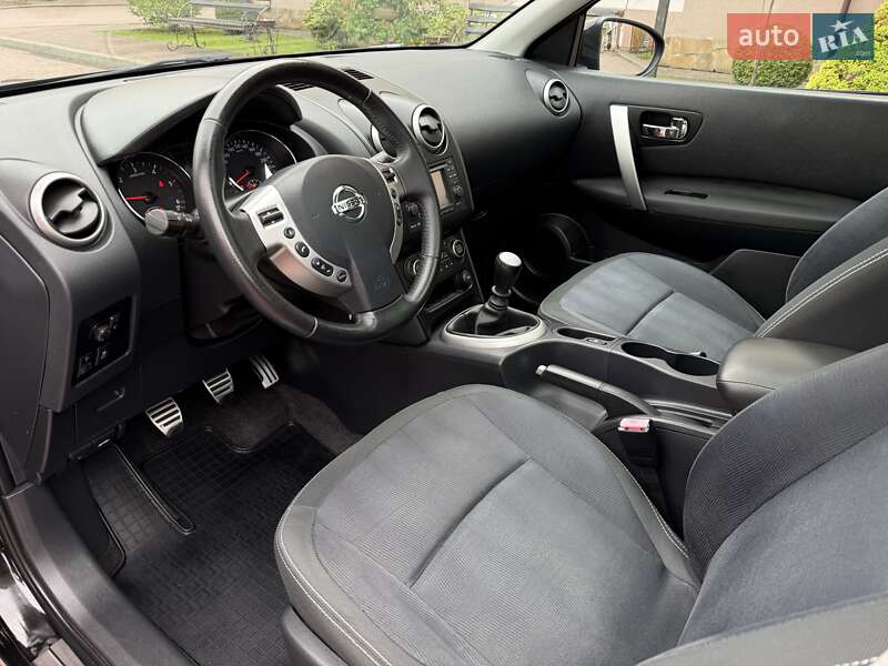 Позашляховик / Кросовер Nissan Qashqai 2010 в Стрию