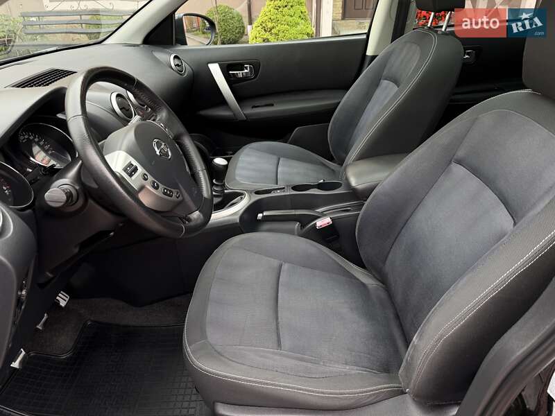Позашляховик / Кросовер Nissan Qashqai 2010 в Стрию
