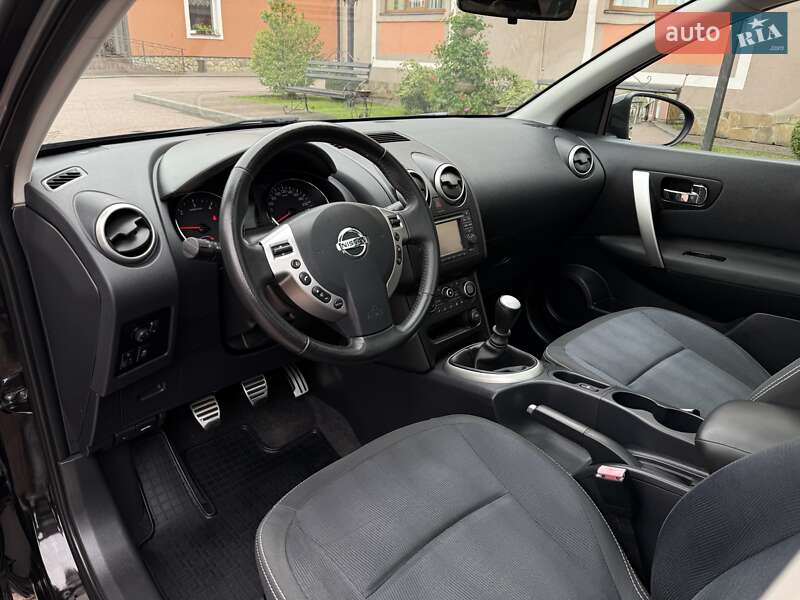 Позашляховик / Кросовер Nissan Qashqai 2010 в Стрию