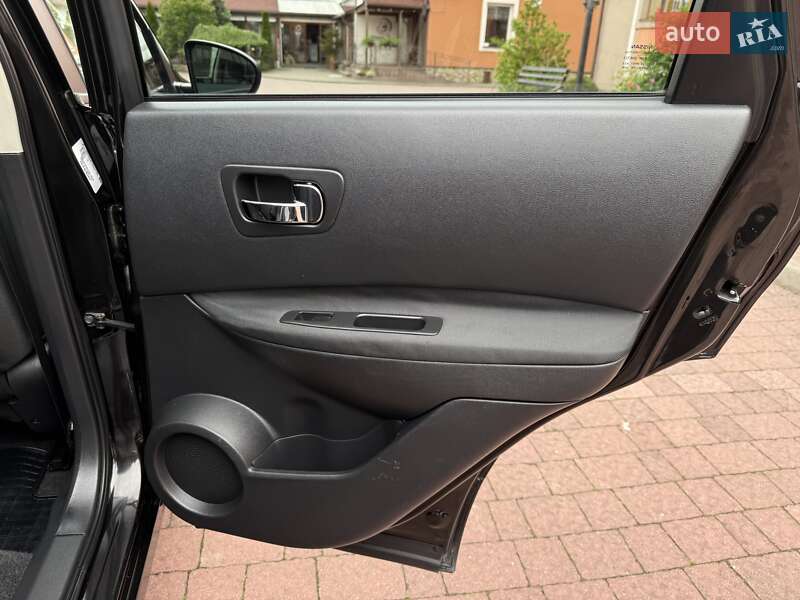 Позашляховик / Кросовер Nissan Qashqai 2010 в Стрию