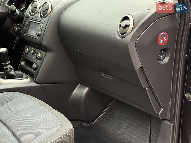 Позашляховик / Кросовер Nissan Qashqai 2010 в Стрию