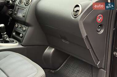 Внедорожник / Кроссовер Nissan Qashqai 2010 в 