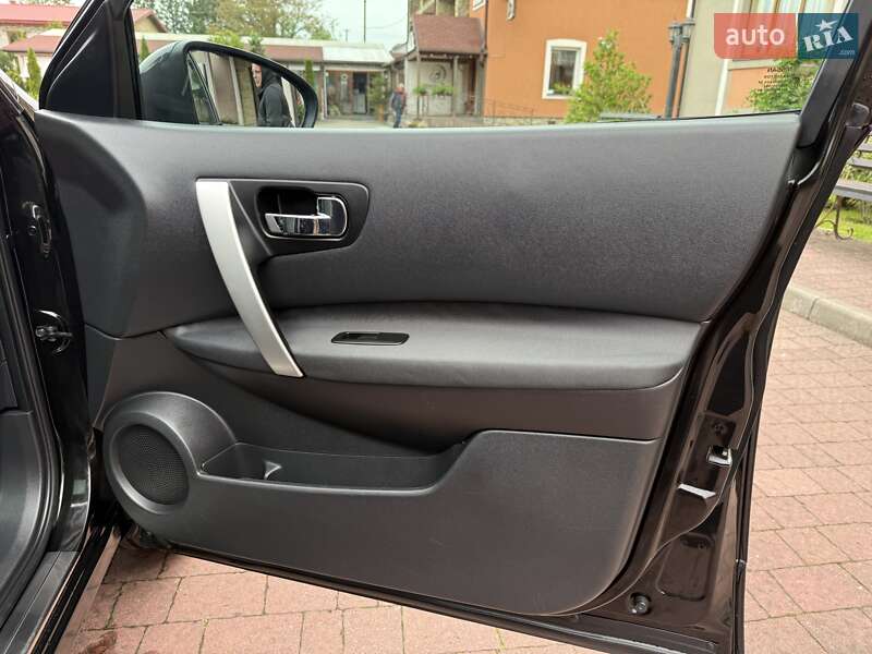 Позашляховик / Кросовер Nissan Qashqai 2010 в Стрию