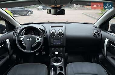 Внедорожник / Кроссовер Nissan Qashqai 2010 в 