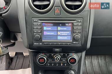 Позашляховик / Кросовер Nissan Qashqai 2011 в 