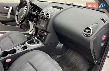Позашляховик / Кросовер Nissan Qashqai 2011 в 