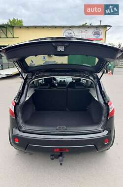 Внедорожник / Кроссовер Nissan Qashqai 2012 в 