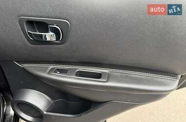 Внедорожник / Кроссовер Nissan Qashqai 2012 в 
