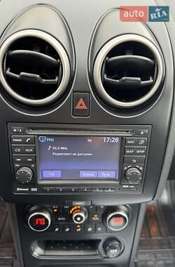 Внедорожник / Кроссовер Nissan Qashqai 2012 в 