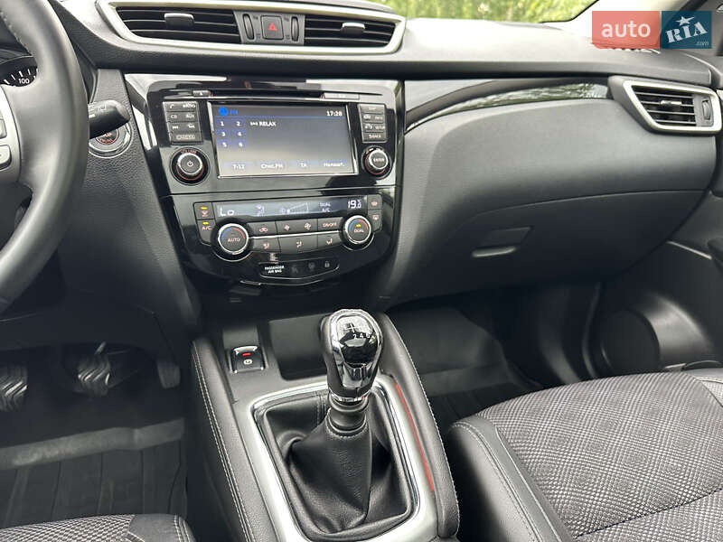 Внедорожник / Кроссовер Nissan Qashqai 2014 в Ровно