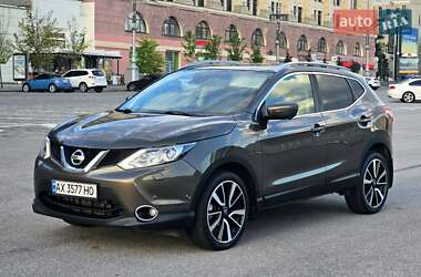 Внедорожник / Кроссовер Nissan Qashqai 2015 в Харькове
