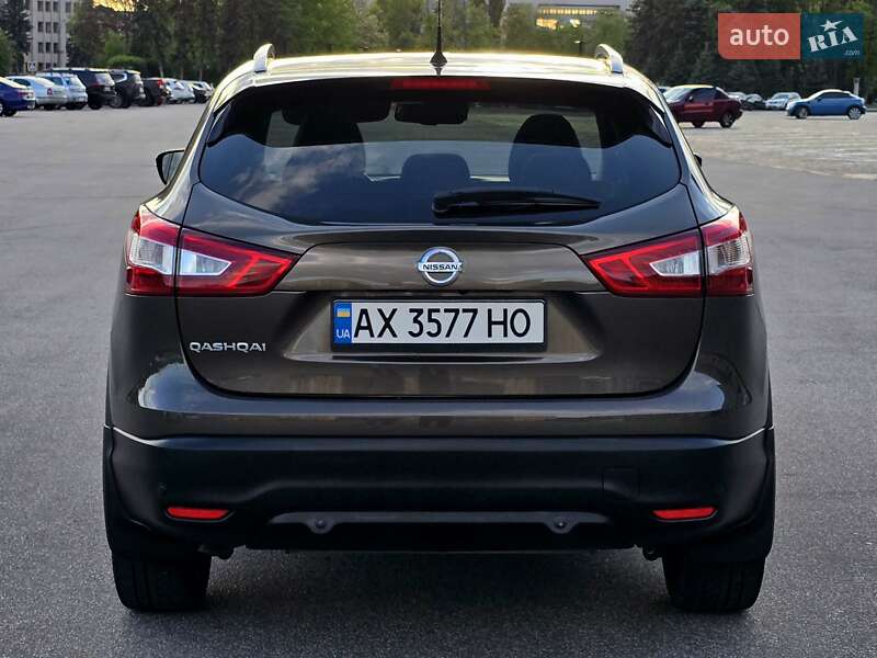 Внедорожник / Кроссовер Nissan Qashqai 2015 в Харькове