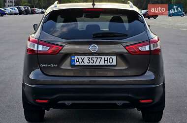 Позашляховик / Кросовер Nissan Qashqai 2015 в 
