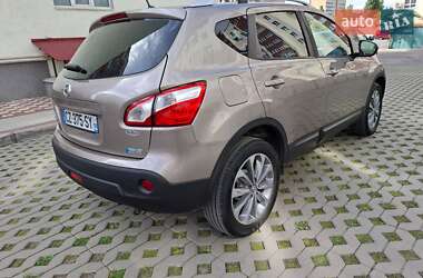 Внедорожник / Кроссовер Nissan Qashqai 2013 в 