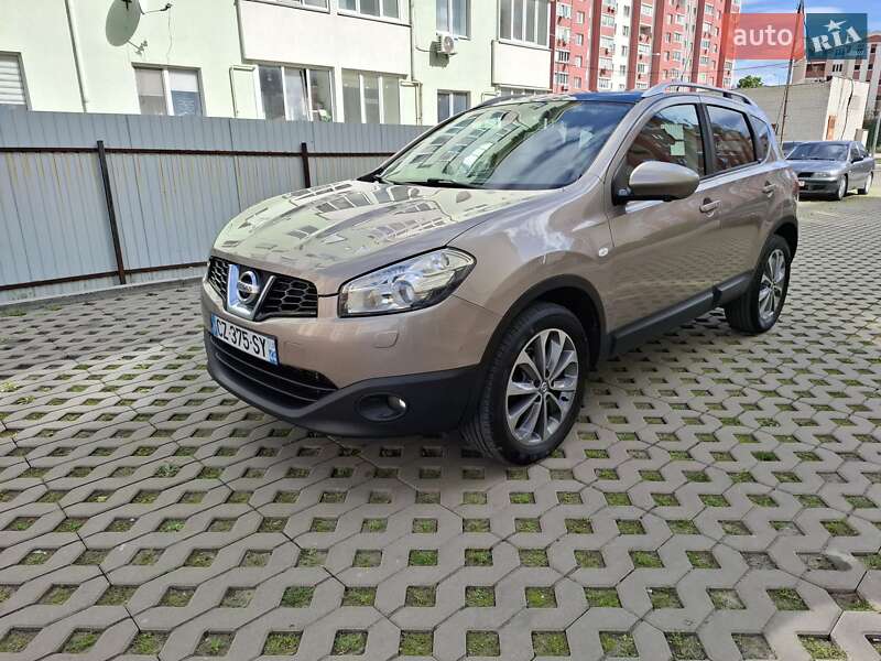 Внедорожник / Кроссовер Nissan Qashqai 2013 в 