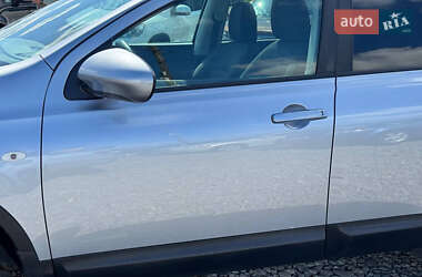 Позашляховик / Кросовер Nissan Qashqai 2013 в 