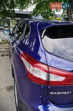 Внедорожник / Кроссовер Nissan Qashqai 2014 в 