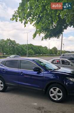 Внедорожник / Кроссовер Nissan Qashqai 2014 в 