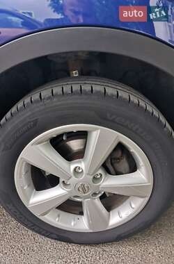 Внедорожник / Кроссовер Nissan Qashqai 2014 в 