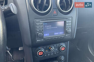Позашляховик / Кросовер Nissan Qashqai 2010 в 