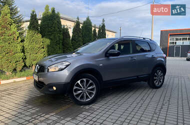 Позашляховик / Кросовер Nissan Qashqai 2010 в 