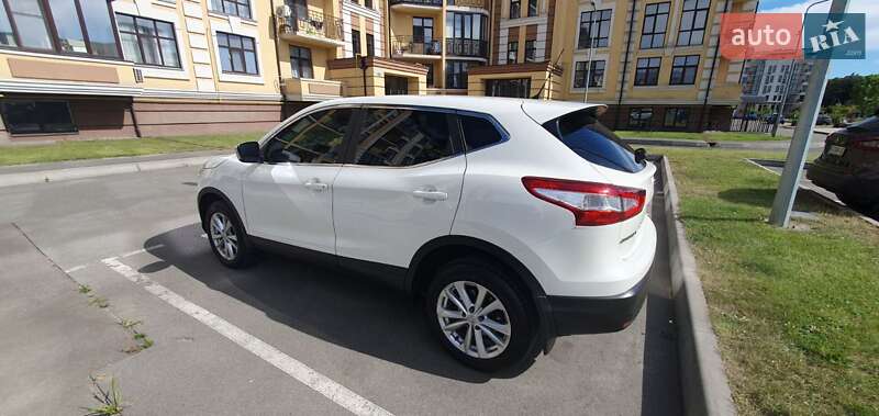 Внедорожник / Кроссовер Nissan Qashqai 2015 в Киеве