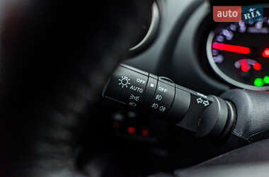 Позашляховик / Кросовер Nissan Qashqai 2012 в 