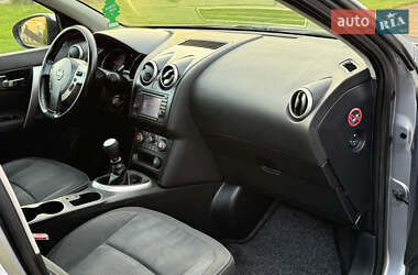 Позашляховик / Кросовер Nissan Qashqai 2011 в 