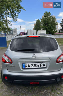 Внедорожник / Кроссовер Nissan Qashqai 2012 в 