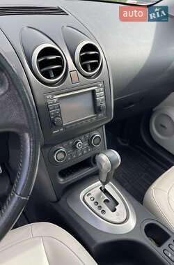 Внедорожник / Кроссовер Nissan Qashqai 2012 в 