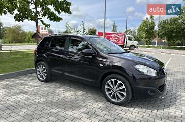 Внедорожник / Кроссовер Nissan Qashqai 2010 в 
