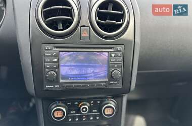 Внедорожник / Кроссовер Nissan Qashqai 2010 в 