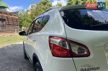 Внедорожник / Кроссовер Nissan Qashqai 2011 в 