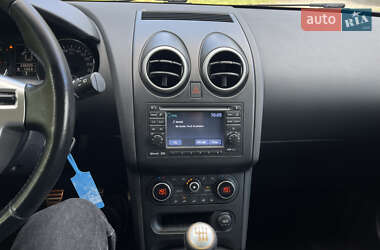 Внедорожник / Кроссовер Nissan Qashqai 2011 в 