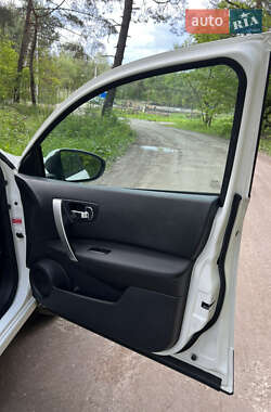 Позашляховик / Кросовер Nissan Qashqai 2011 в 