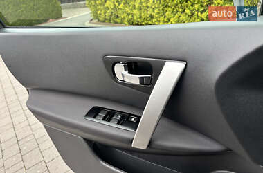 Внедорожник / Кроссовер Nissan Qashqai 2011 в 