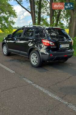 Внедорожник / Кроссовер Nissan Qashqai 2012 в 