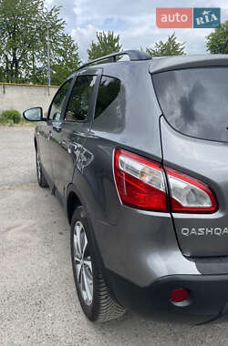 Позашляховик / Кросовер Nissan Qashqai 2013 в 