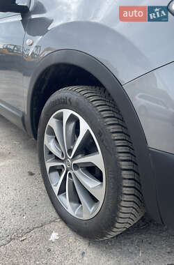 Позашляховик / Кросовер Nissan Qashqai 2013 в 