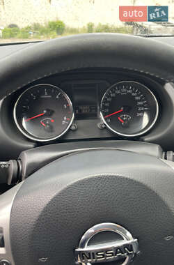 Позашляховик / Кросовер Nissan Qashqai 2013 в 